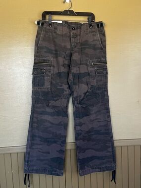2004 Old Navy Camouflage low rise Cargo Pants Size 2